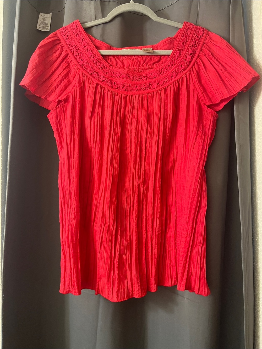 Womens Art And Soul Crochet Yoke Short Sleeve Blouse in red!